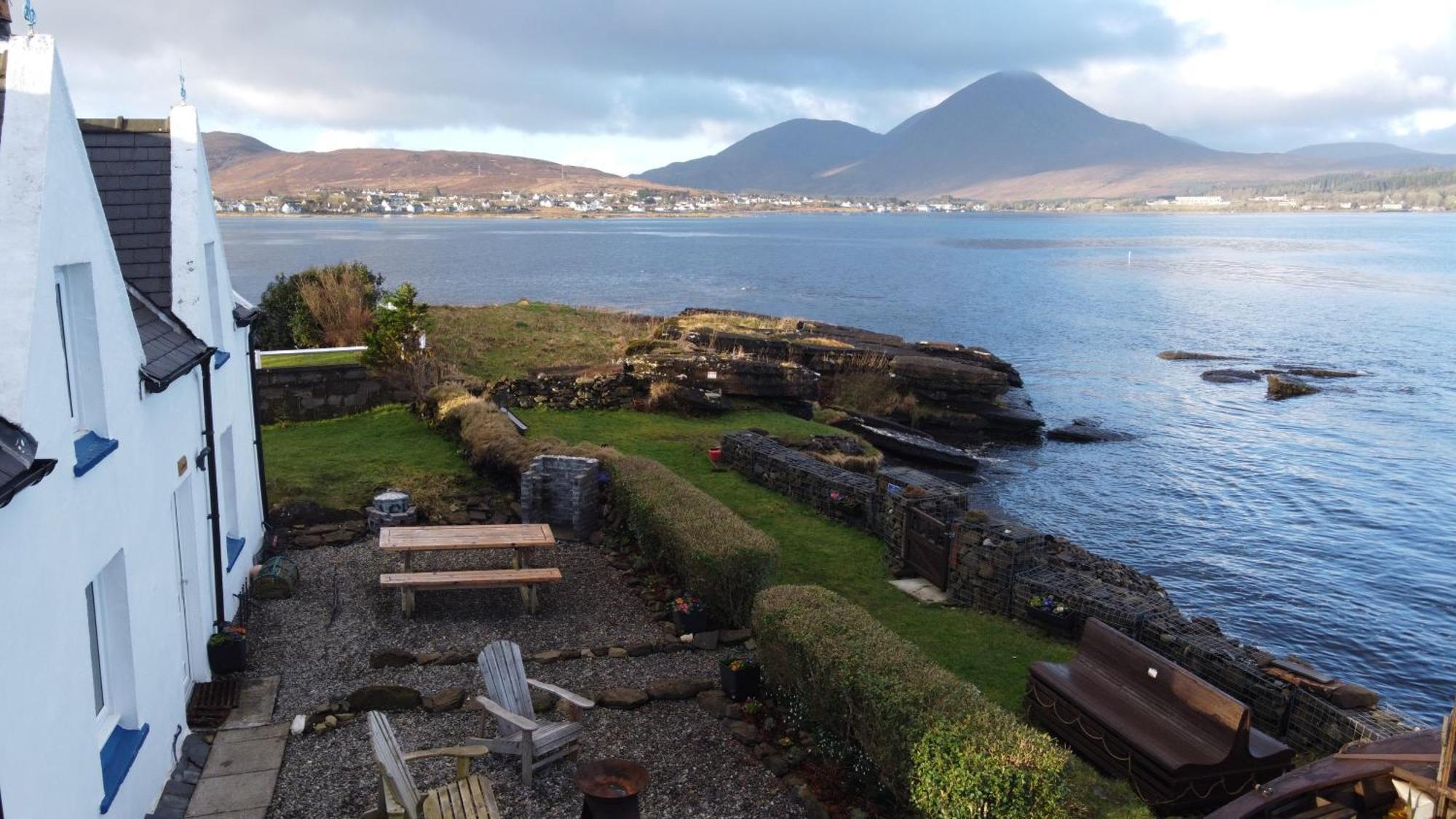 Carnmhor, Isle Of Skye - Stunning 242 Year Old Cottage On Its Own Sea Shore! Breakish 외부 사진