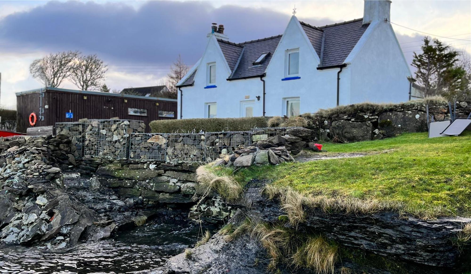 Carnmhor, Isle Of Skye - Stunning 242 Year Old Cottage On Its Own Sea Shore! Breakish 외부 사진