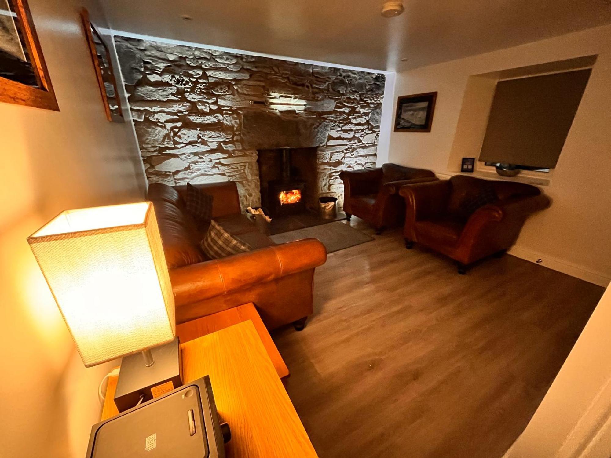 Carnmhor, Isle Of Skye - Stunning 242 Year Old Cottage On Its Own Sea Shore! Breakish 외부 사진