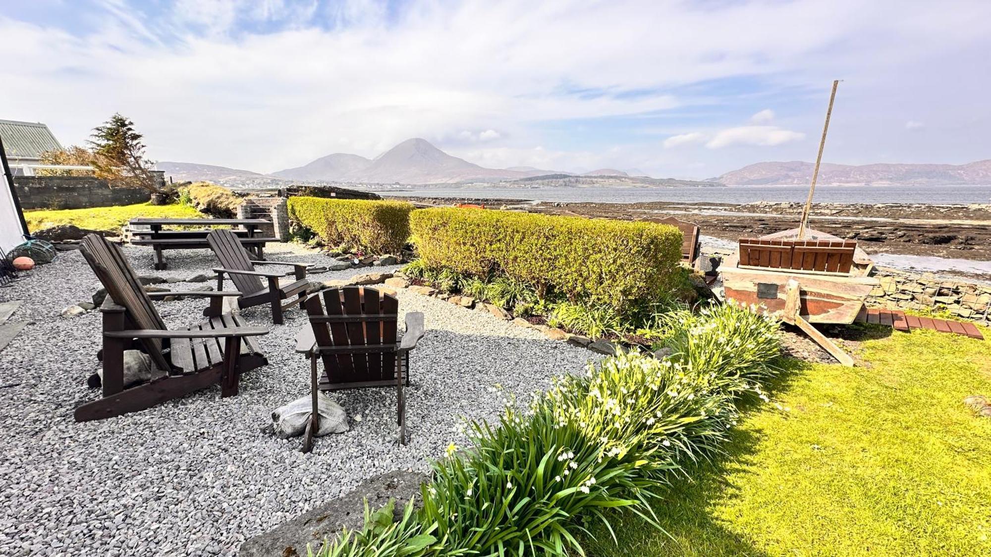 Carnmhor, Isle Of Skye - Stunning 242 Year Old Cottage On Its Own Sea Shore! Breakish 외부 사진