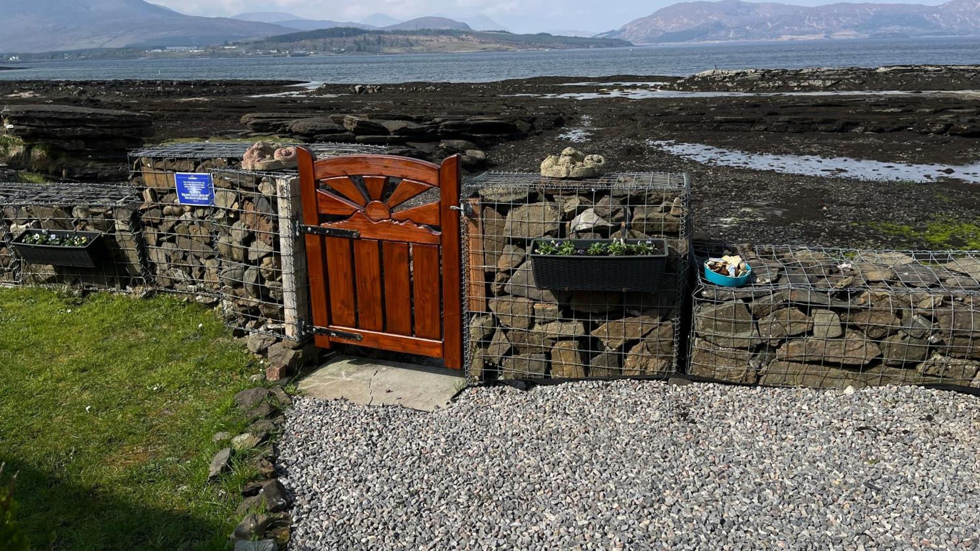 Carnmhor, Isle Of Skye - Stunning 242 Year Old Cottage On Its Own Sea Shore! Breakish 외부 사진